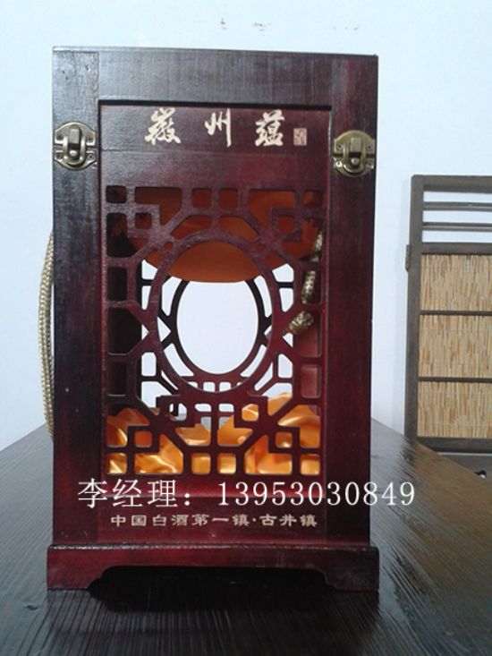 點(diǎn)擊查看詳細(xì)信息<br>標(biāo)題：木制白酒盒 閱讀次數(shù)：2419